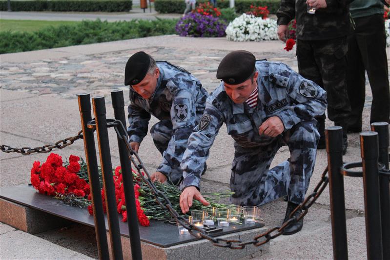 Всероссийскую акцию «Свеча памяти» поддержали росгвардейцы Северо-Западного округа 