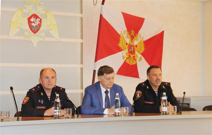 Председатель Заксобрания Санкт-Петербурга поблагодарил росгвардейцев за вклад в обеспечение правопорядка в регионе  