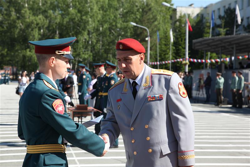 В Новосибирском военном институте Росгвардии состоялся 43-й выпуск офицеров (фото)