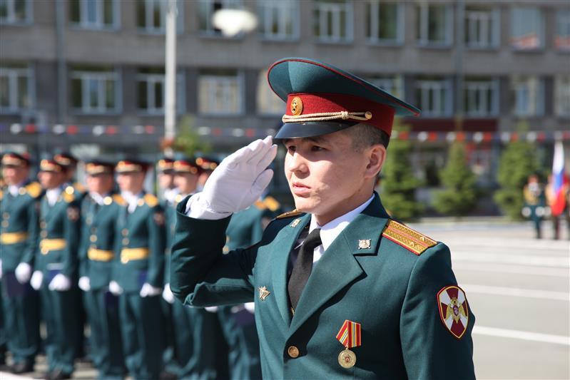 В Новосибирском военном институте Росгвардии состоялся 43-й выпуск офицеров (фото)