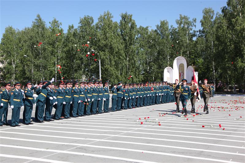 В Новосибирском военном институте Росгвардии состоялся 43-й выпуск офицеров (фото)