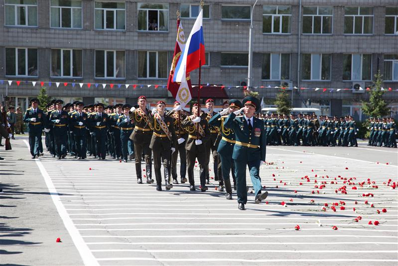 В Новосибирском военном институте Росгвардии состоялся 43-й выпуск офицеров (фото)
