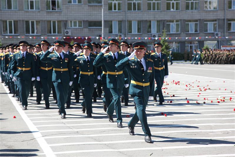 В Новосибирском военном институте Росгвардии состоялся 43-й выпуск офицеров (фото)