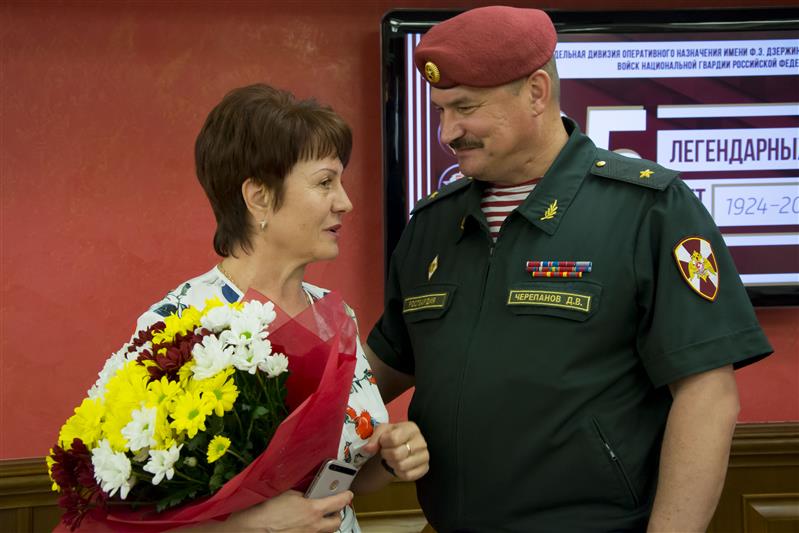Командир дивизии имени Дзержинского встретился с членами семей погибших военнослужащих