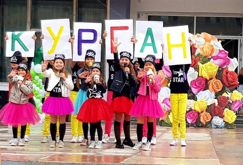 Дочь сотрудника Росгвардии из Зауралья в составе вокальной группы стала победительницей регионального этапа всероссийского творческого конкурса
