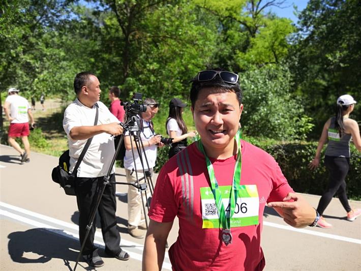 В Элисте сотрудники Росгвардии приняли участие в ежегодном Зеленом марафоне