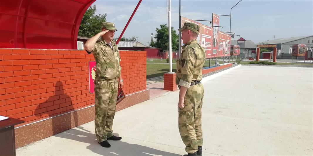 Торжества по случаю Дня России прошли в воинских частях грозненского соединения Росгвардии 