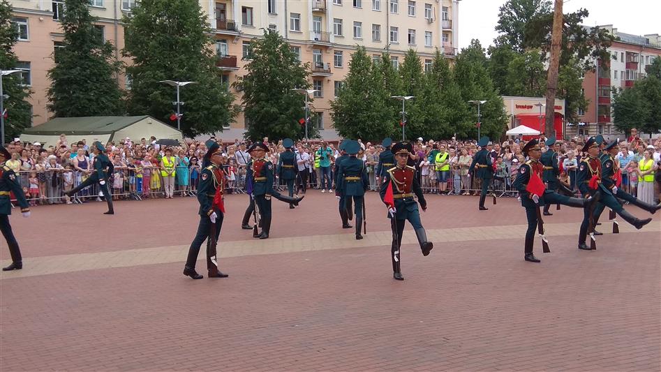 В Балашихе прошли торжества, приуроченные к Дню России и 95-летию дивизии имени Дзержинского (фото)
