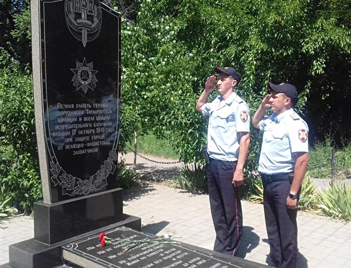 Донские росгвардейцы провели патриотические мероприятия, приуроченные ко Дню памяти и скорби 