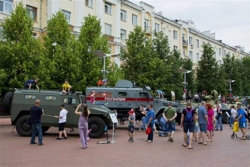 В Балашихе прошли торжества, приуроченные к Дню России и 95-летию дивизии имени Дзержинского (фото)
