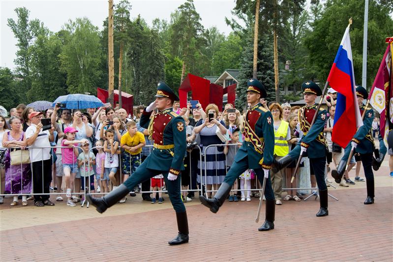 В Балашихе прошли торжества, приуроченные к Дню России и 95-летию дивизии имени Дзержинского (фото)