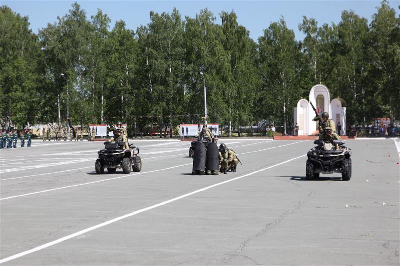 В Новосибирском военном институте Росгвардии состоялся 43-й выпуск офицеров (фото)