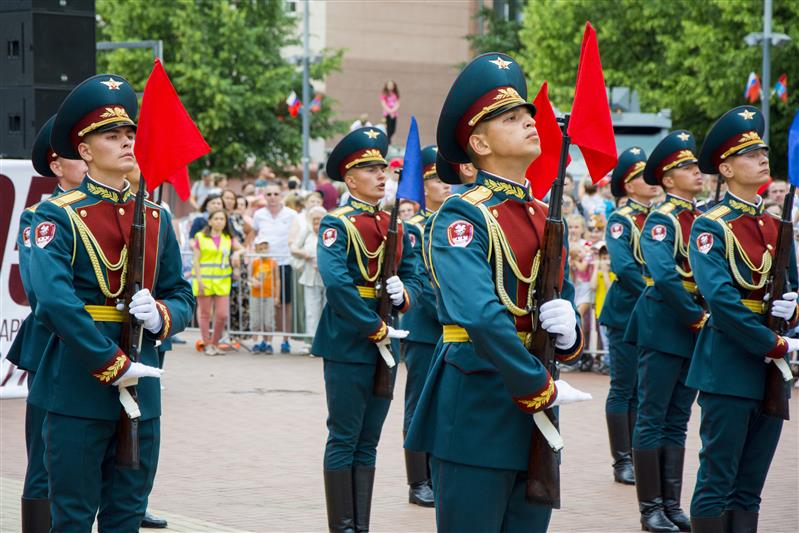 В Балашихе прошли торжества, приуроченные к Дню России и 95-летию дивизии имени Дзержинского (фото)