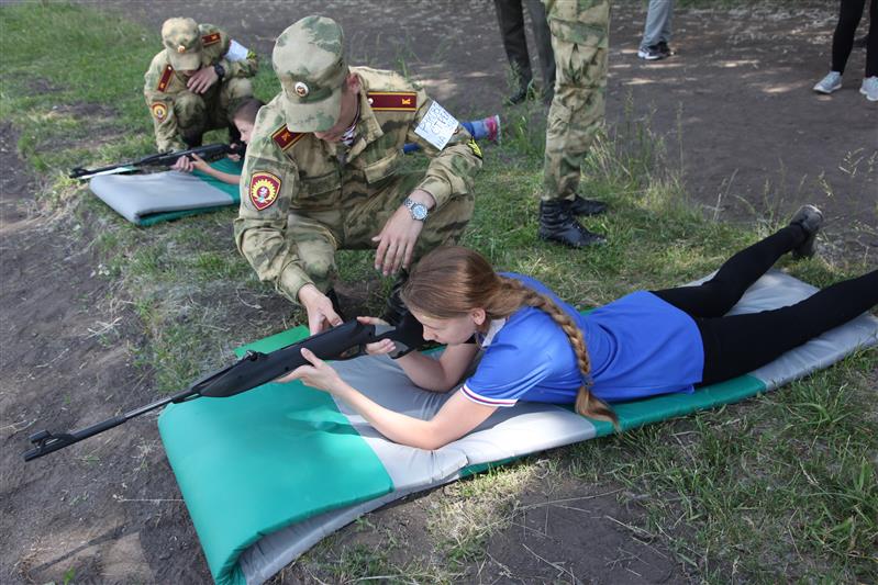 На полигоне новосибирского военного института Росгвардии состоялся областной финал военно-спортивной игры «Победа-2019» (фото)