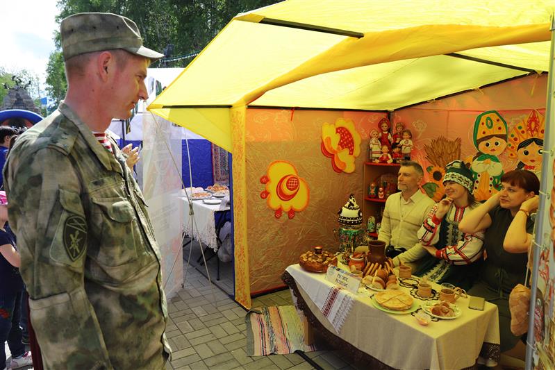 Росгвардия обеспечивает безопасность празднования Дня России в Югре