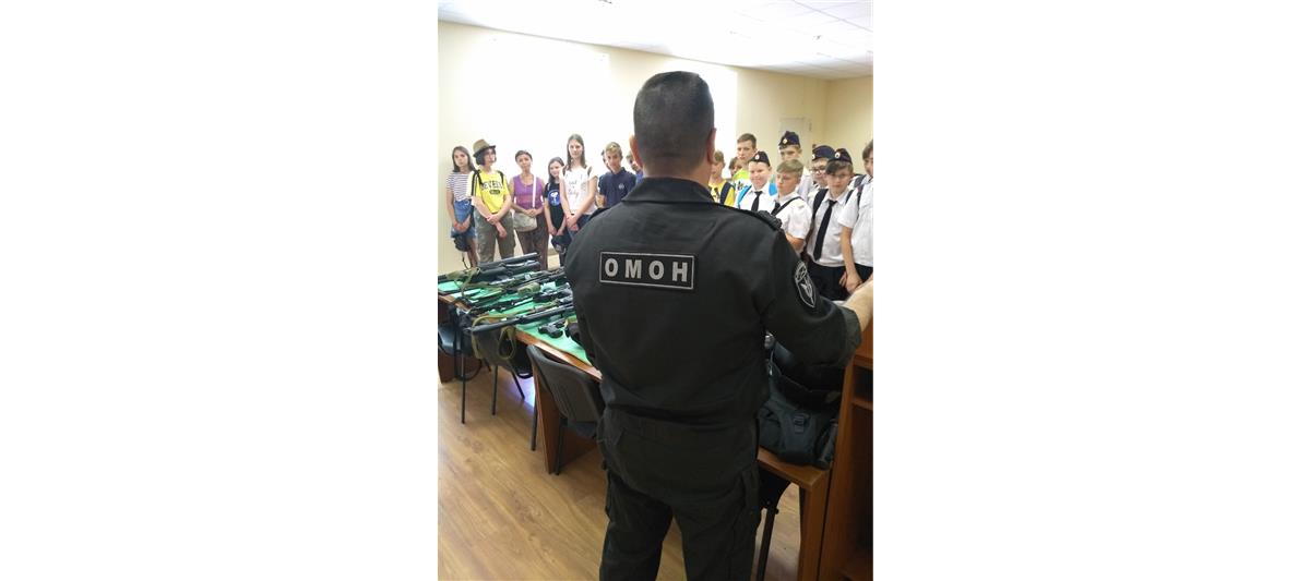 Урок безопасности для белгородских школьников провели офицеры Росгвардии в рамках ведомственной акции «Занимательное лето – детям»