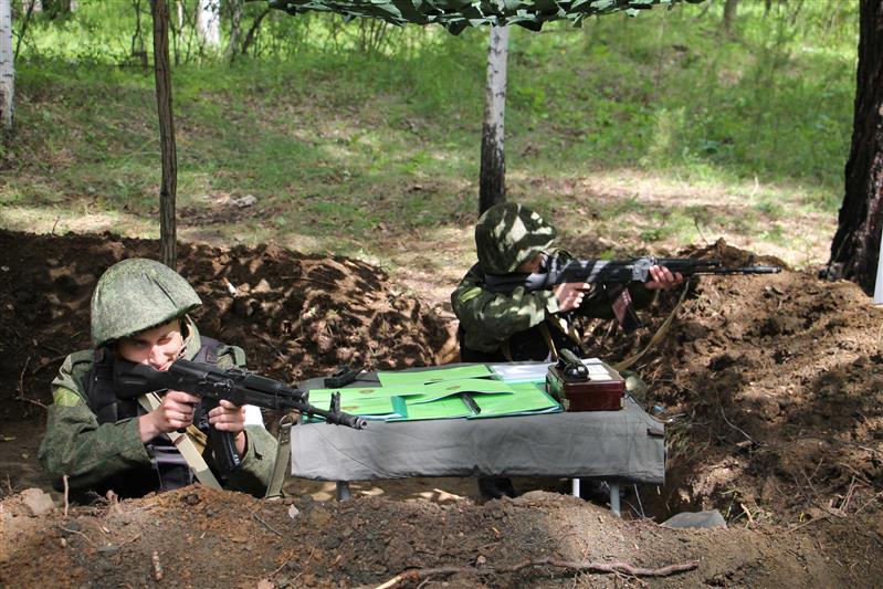 Под руководством командующего Уральским округом Росгвардии в озерском соединении подведены итоги служебно-боевой деятельности за первое полугодие 2019 года