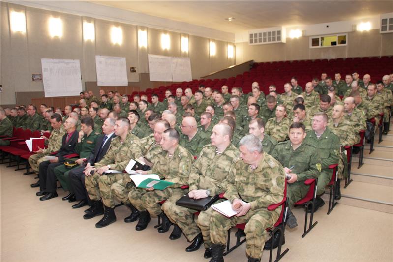 Под руководством командующего Уральским округом Росгвардии в озерском соединении подведены итоги служебно-боевой деятельности за первое полугодие 2019 года