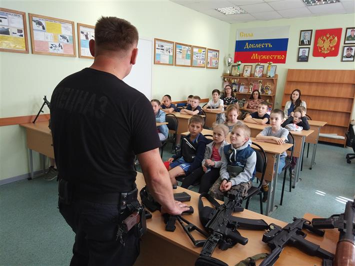 Росгвардейцы Северо-Западного округа провели мероприятия, посвящённые Дню России
