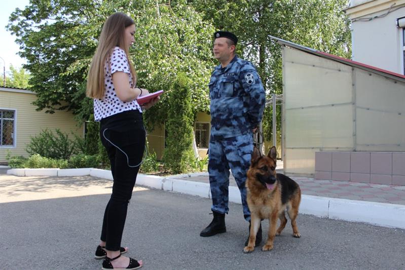 Кинологи ставропольского управления Росгвардии рассказали журналистам о специфике своей работы