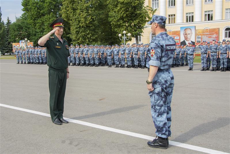 В память о погибших в годы Великой Отечественной войны в Отдельной дивизии оперативного назначения имени Ф. Э. Дзержинского состоялся митинг с возложением цветов 
