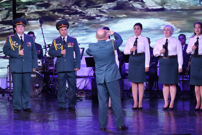 Завершился второй конкурсный день фестиваля ансамблей песни и пляски Росгвардии в Екатеринбурге (фото)