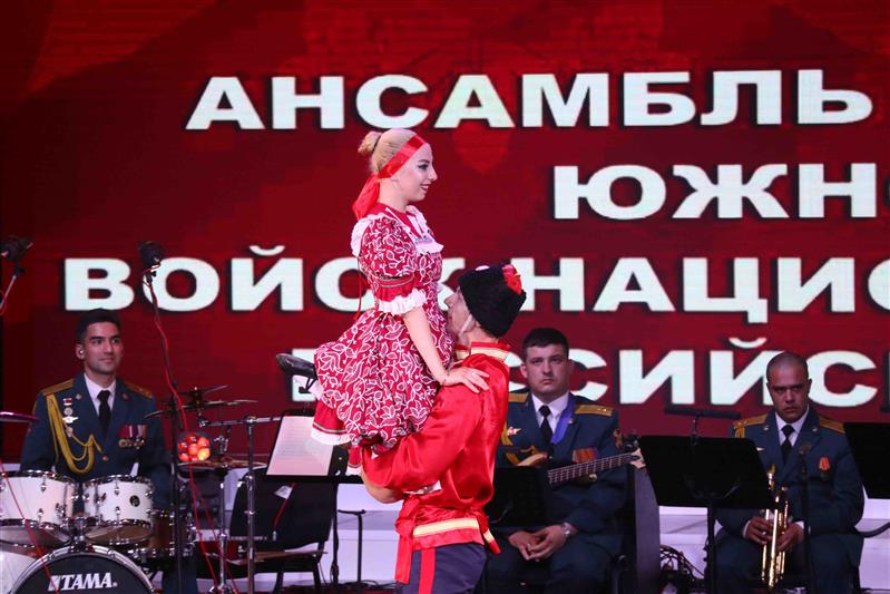 Завершился второй конкурсный день фестиваля ансамблей песни и пляски Росгвардии в Екатеринбурге (фото)
