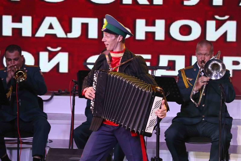 Завершился второй конкурсный день фестиваля ансамблей песни и пляски Росгвардии в Екатеринбурге (фото)