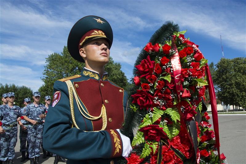 В дивизии имени Ф.Э. Дзержинского тепло проводили в запас военнослужащих по призыву