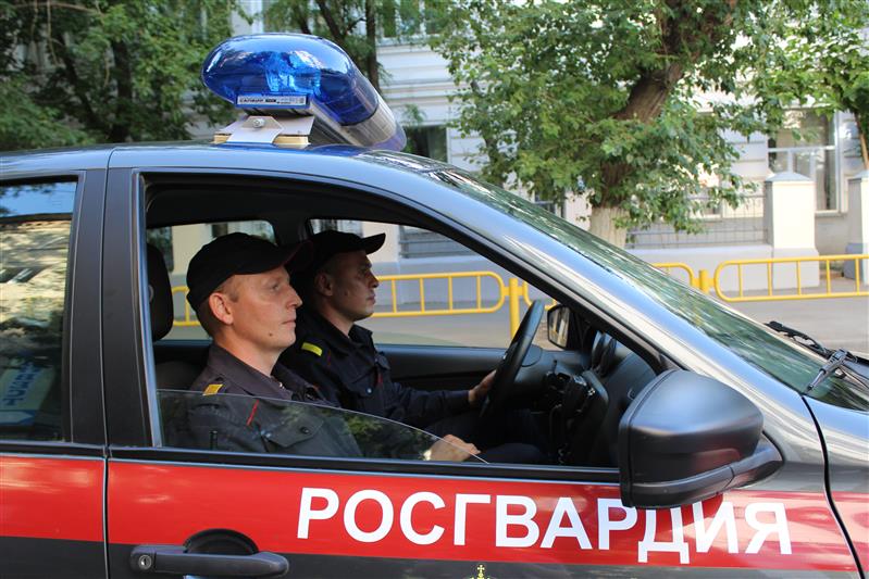 Саратовскими росгвардейцами задержаны лица, грубо нарушившие правила дорожного движения.