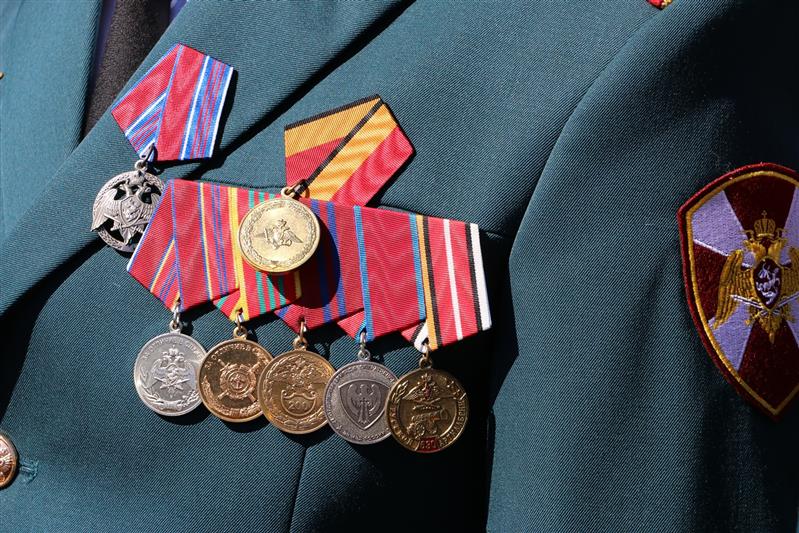 В Санкт-Петербурге офицерам Росгвардии вручены дипломы об окончании Михайловской военной артиллерийской академии