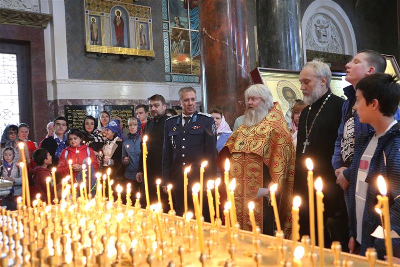 В Кронштадте прошла благотворительная акция для детей погибших сотрудников и военнослужащих войск правопорядка 