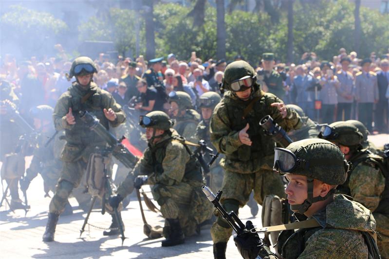 В Санкт-Петербурге офицерам Росгвардии вручены дипломы об окончании Михайловской военной артиллерийской академии