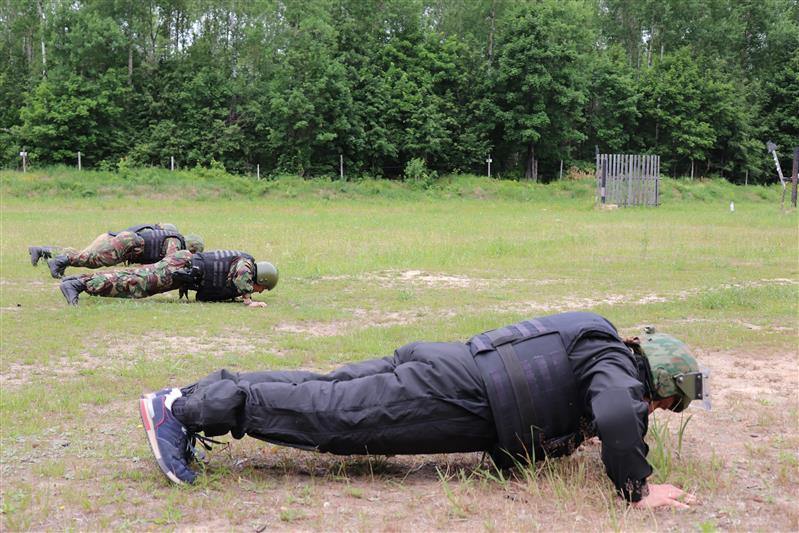 Блогер из Марий Эл попробовал себя в роли спецназовца-росгвардейца (фото) 