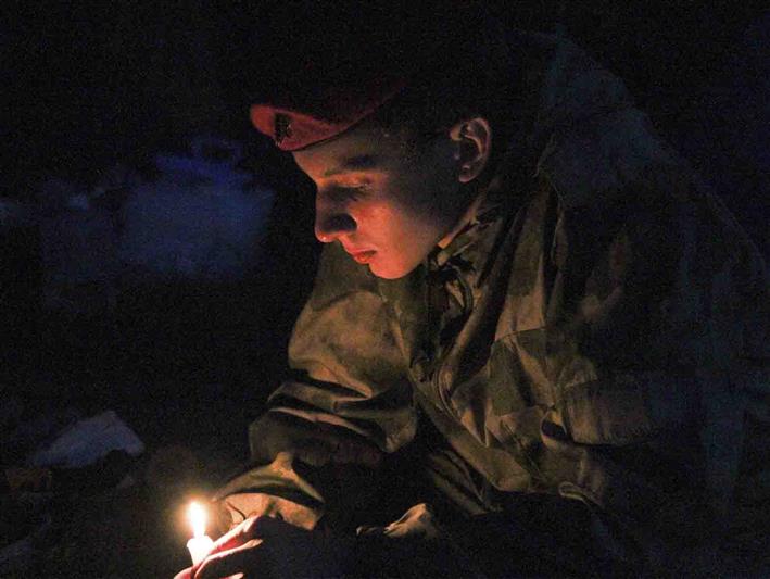 Песнями военных лет встретили День памяти и скорби школьники Кузбасса в компании росгвардейцев 