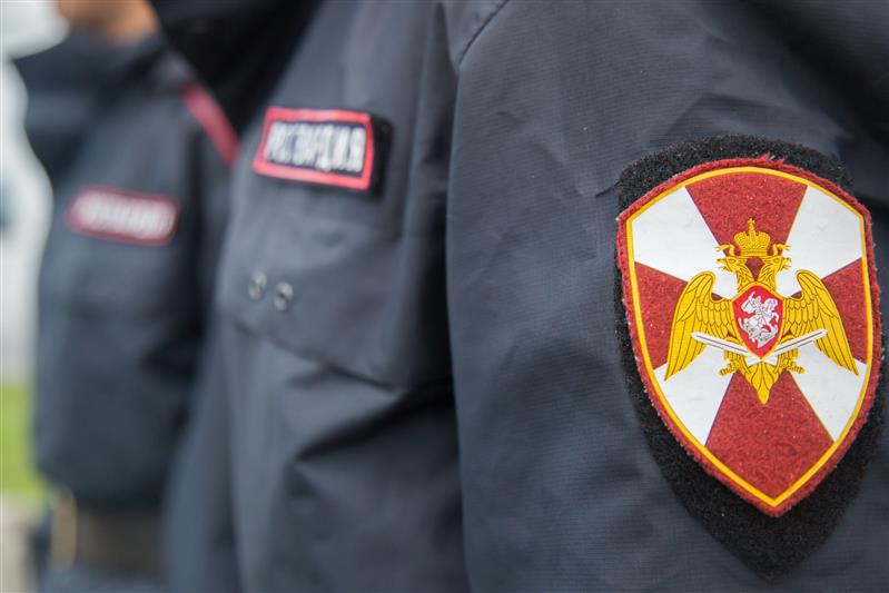 В Славянске-на-Кубани сотрудники Росгвардии задержали подозреваемого в краже из автомобиля