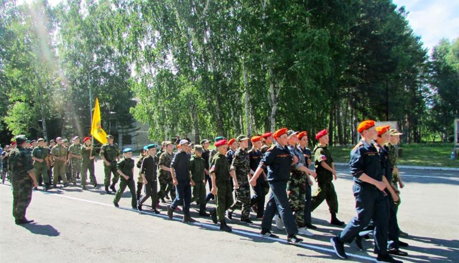Сотрудники ОМОН «прокачали» лето для юных патриотов Зауралья