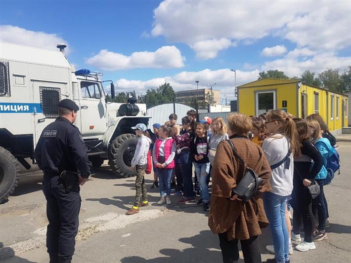 Бойцы челябинских ОМОН провели дни открытых дверей для студентов, школьников и воспитанников спортивных секций