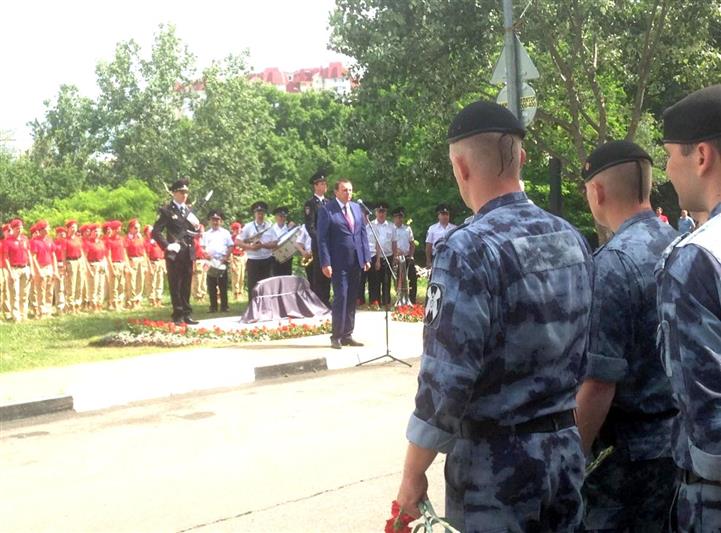 В Сочи сотрудники и военнослужащие Росгвардии приняли участие в открытии памятной плиты в честь Ивана Горемыкина