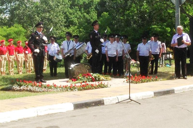 В Сочи сотрудники и военнослужащие Росгвардии приняли участие в открытии памятной плиты в честь Ивана Горемыкина