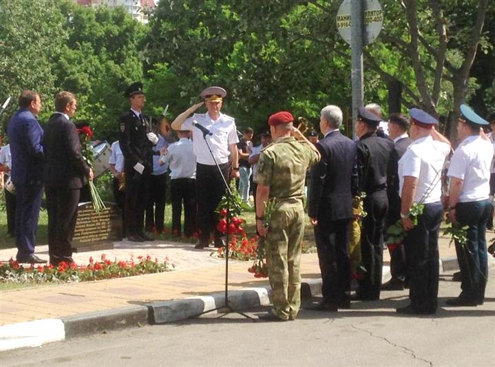 В Сочи сотрудники и военнослужащие Росгвардии приняли участие в открытии памятной плиты в честь Ивана Горемыкина