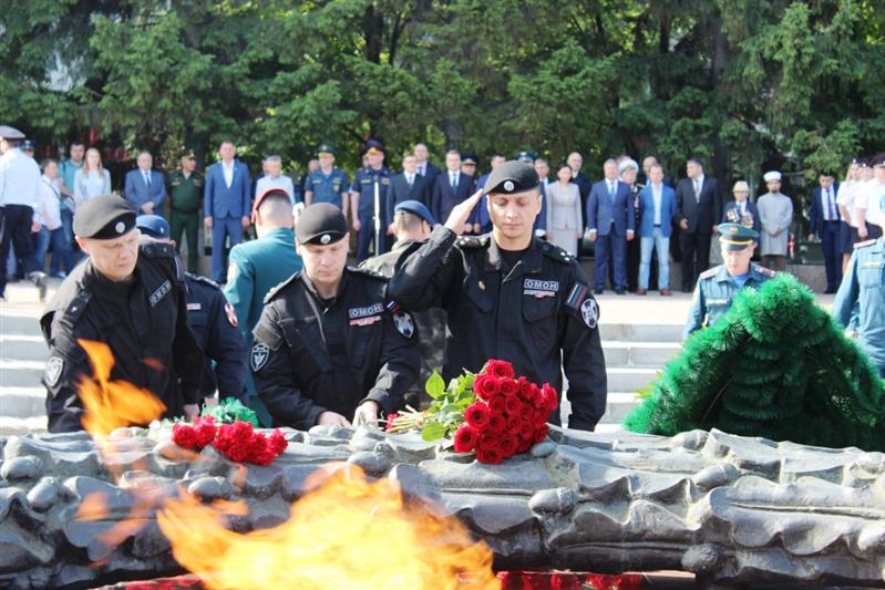 Военнослужащие и сотрудники Уральского округа Росгвардии провели ряд мероприятий, посвященных Дню памяти и скорби