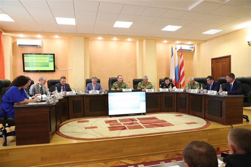 Генерал армии Виктор Золотов совершил рабочую поездку в Керчь