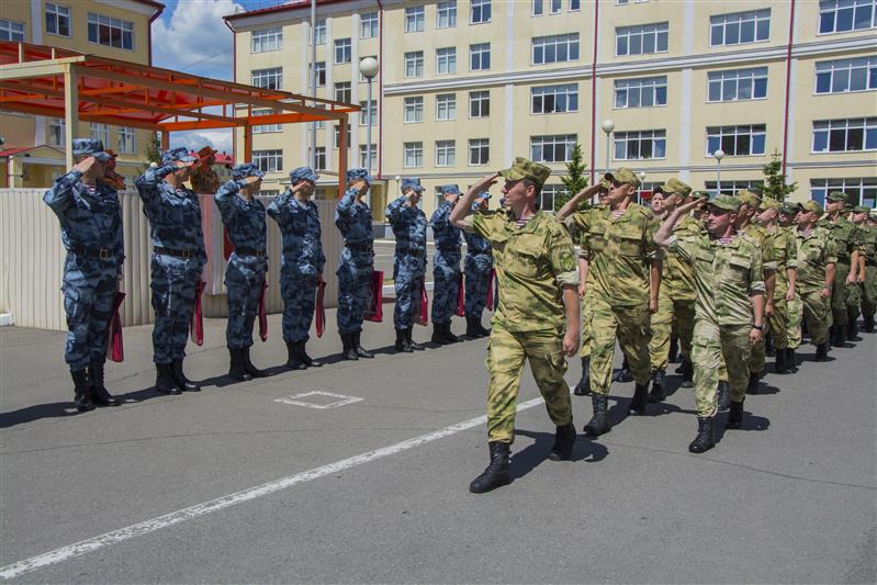 В дивизии имени Ф.Э. Дзержинского тепло проводили в запас военнослужащих по призыву