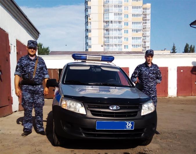 Воронежские росгвардейцы оказали помощь пострадавшим в ДТП
