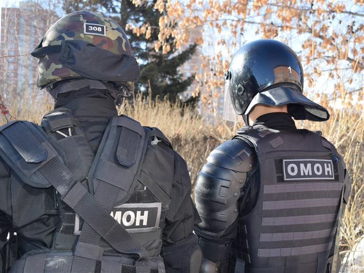 При участии иркутского ОМОН на транспорте задержаны подозреваемые в незаконном культивировании наркосодержащих растений