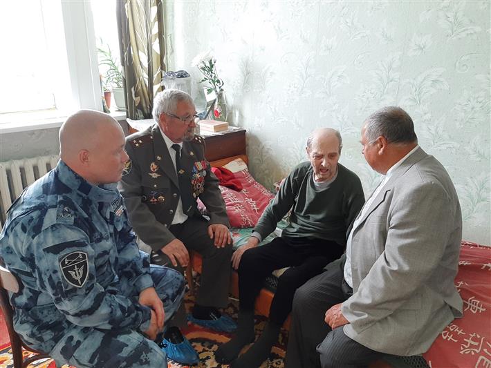 В Прикамье ветераны и офицеры Росгвардии поздравили со 100-летним юбилеем фронтовика-ветерана войск правопорядка