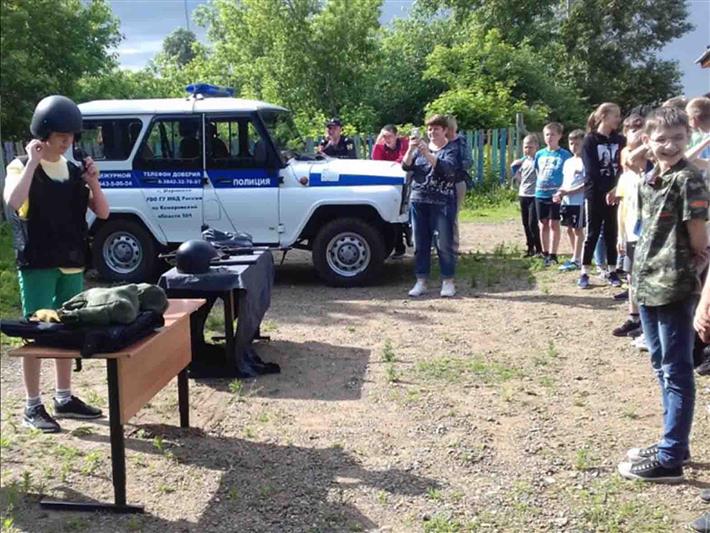 Росгвардейцы провели тематическое мероприятие в детском летнем лагере в Кузбассе