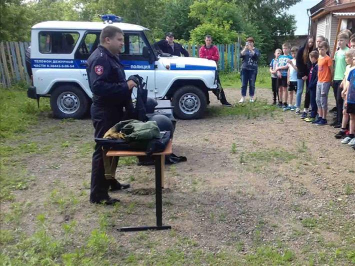 Росгвардейцы провели тематическое мероприятие в детском летнем лагере в Кузбассе