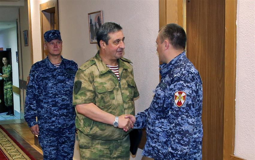 В Мордовии заместитель командующего Приволжским округом проинспектировал подразделения Росгвардии